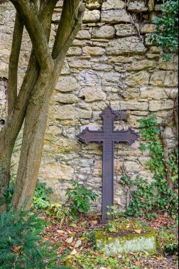 D71_4428-johannisfriedhof.jpg